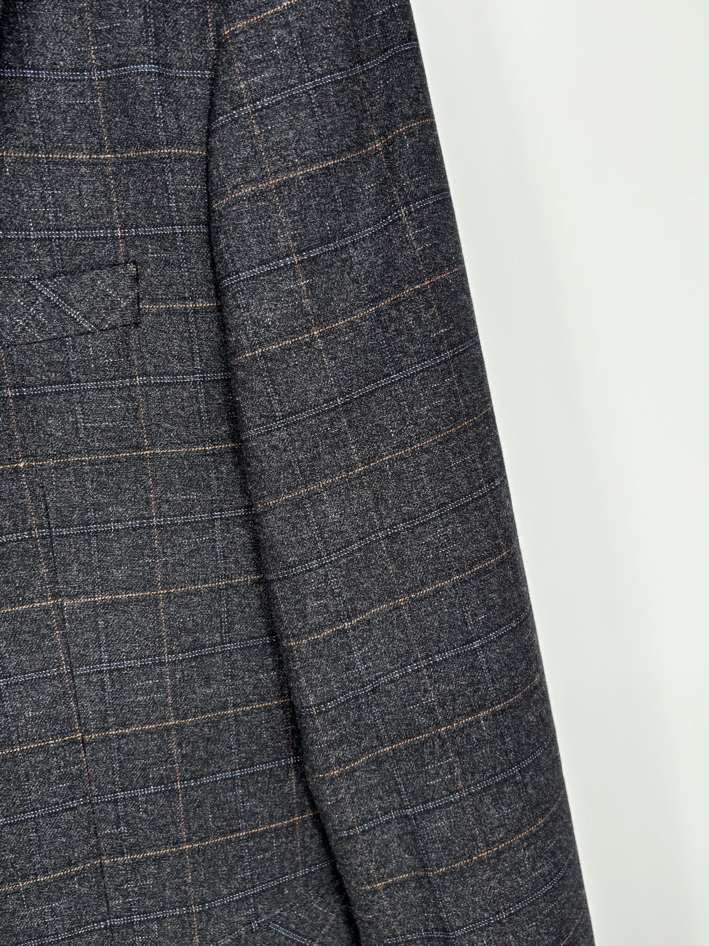 Men’s Dark Gray Plaid Blazer – Size M