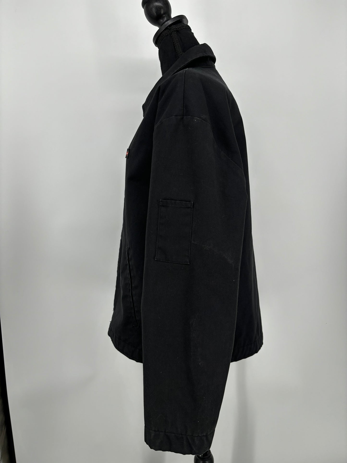 Men’s Black Zip-Up Jacket – Estimated Size M/L