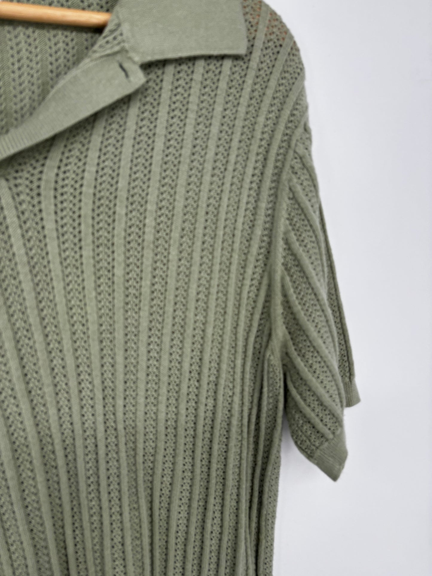 Men’s Green Mesh Tee – Size L