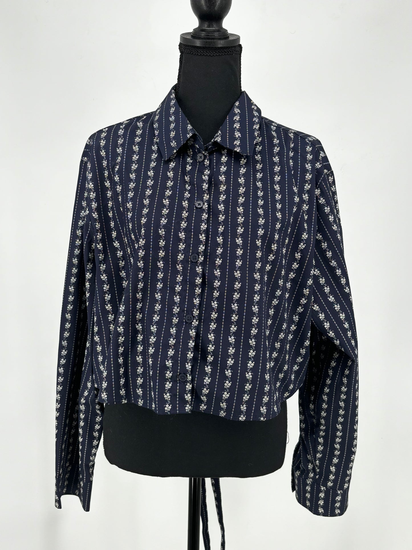 Women's Dark Blue Floral Print Cropped Shirt – Size M