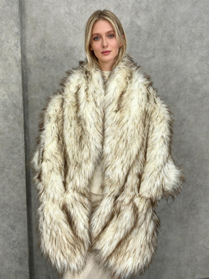 Women’s White Faux Fur Coat – One Size