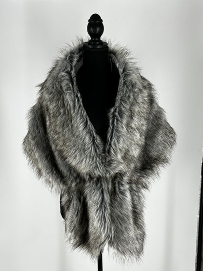 Women's Gray Faux Fur Shawl – One Size