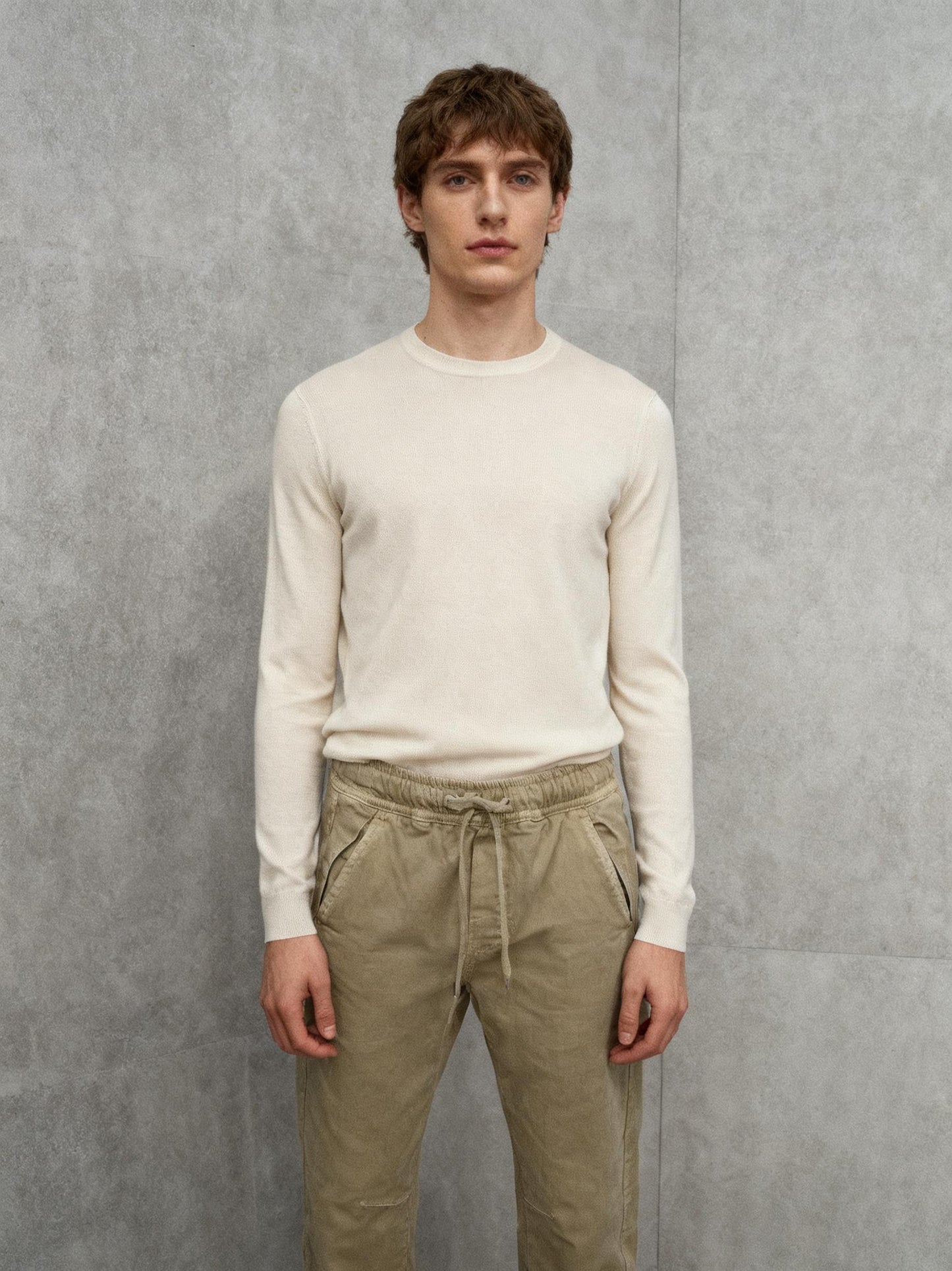 Men’s Khaki Cargo Pants – Size 9