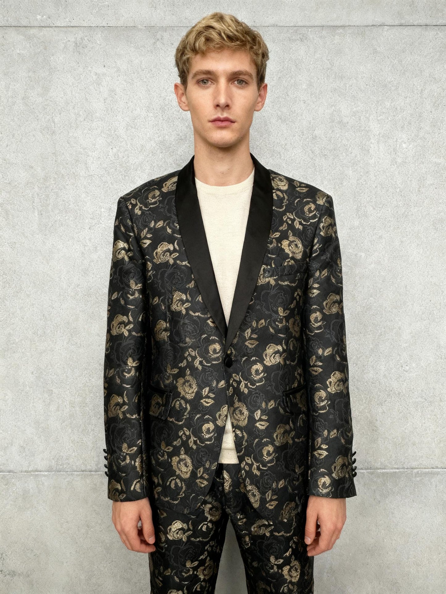 Men’s Dark Floral Jacquard Blazer with Gold Pattern – Size no