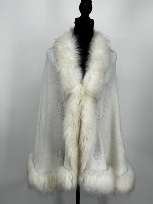 Women’s White Faux Fur Shawl size no