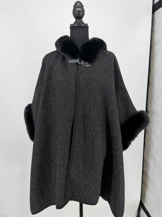 Women's Black Faux Fur Collar Shawl
