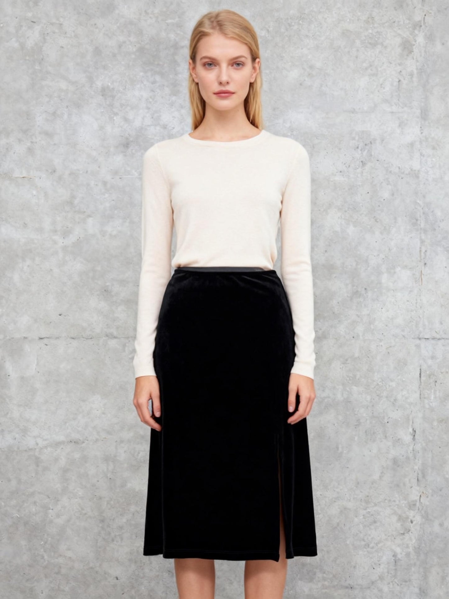 HAVE Black Velvet Skirt – Size S