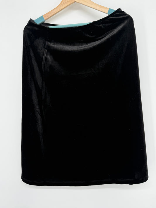 HAVE Black Velvet Skirt – Size L
