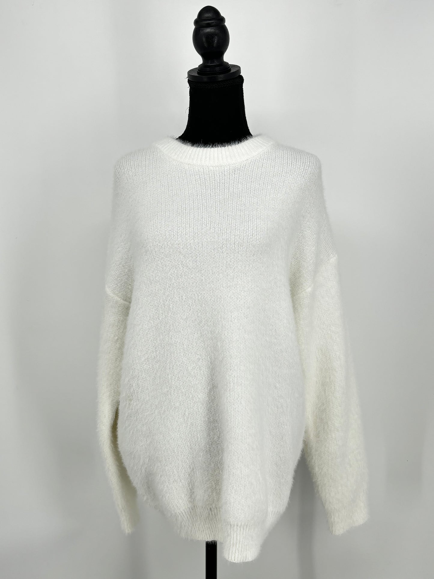 Classic White Knit Sweater – Women’s XL