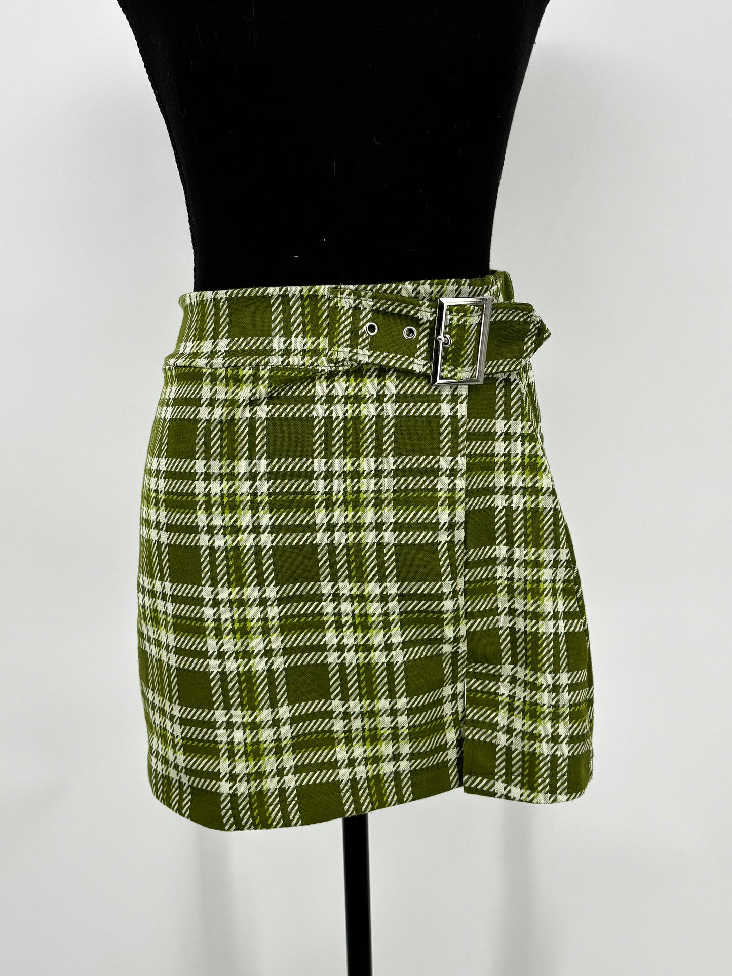 Women’s Green Plaid Mini Skirt – Estimated Size S/M