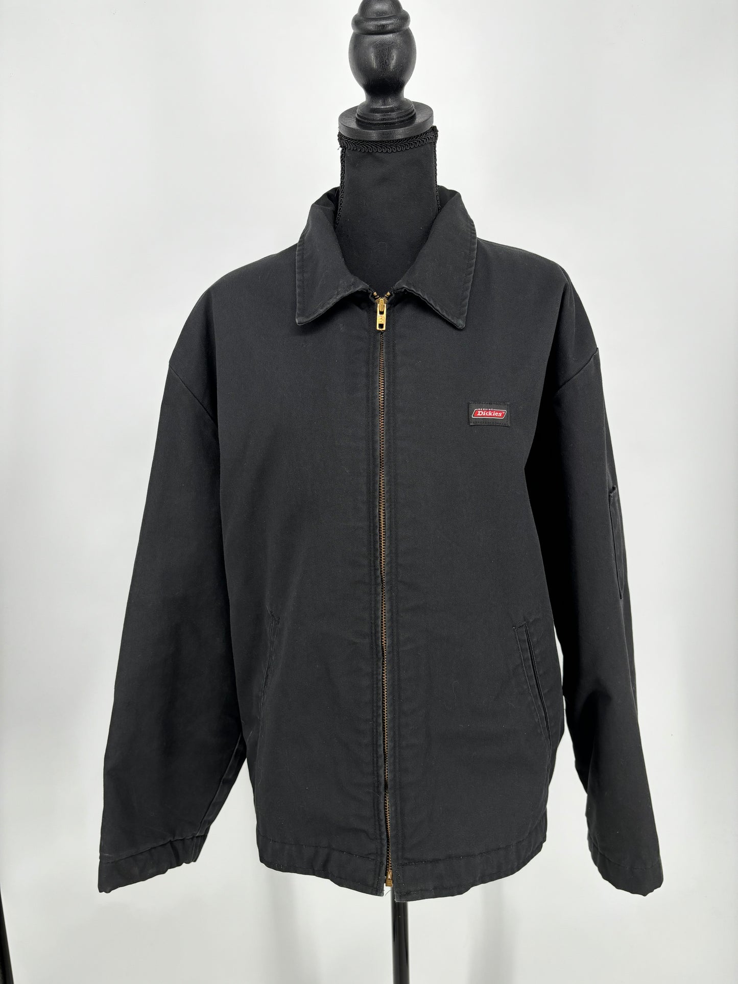 Men’s Black Zip-Up Jacket – Estimated Size M/L