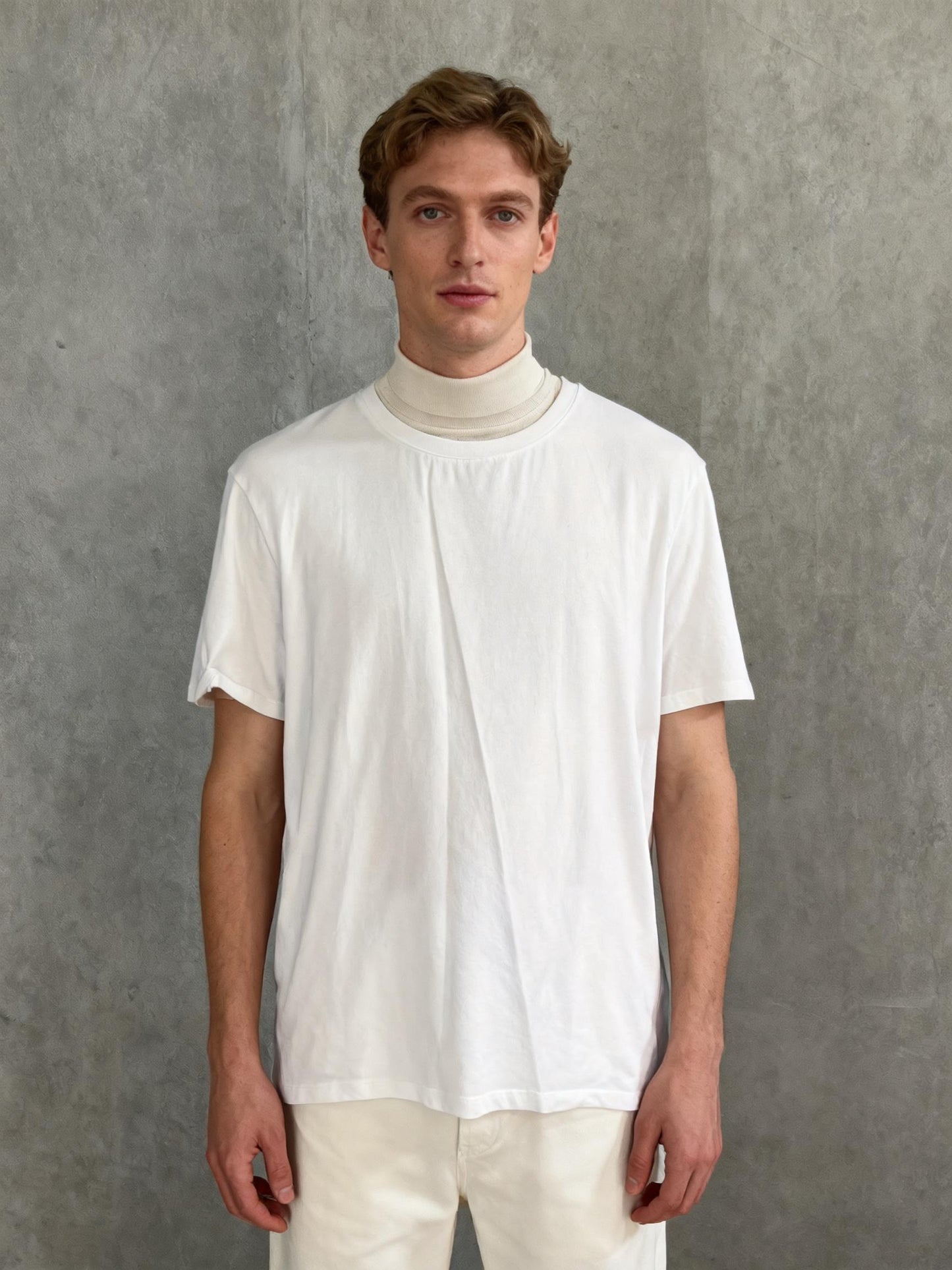 Men’s White Oversized Short Sleeve Tee – Size XL