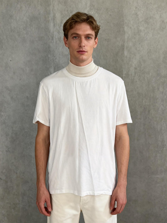 Men’s White Oversized Short Sleeve Tee – Size XL