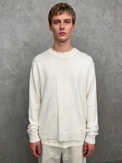 Men’s White Fine Knit Sweater – Size L