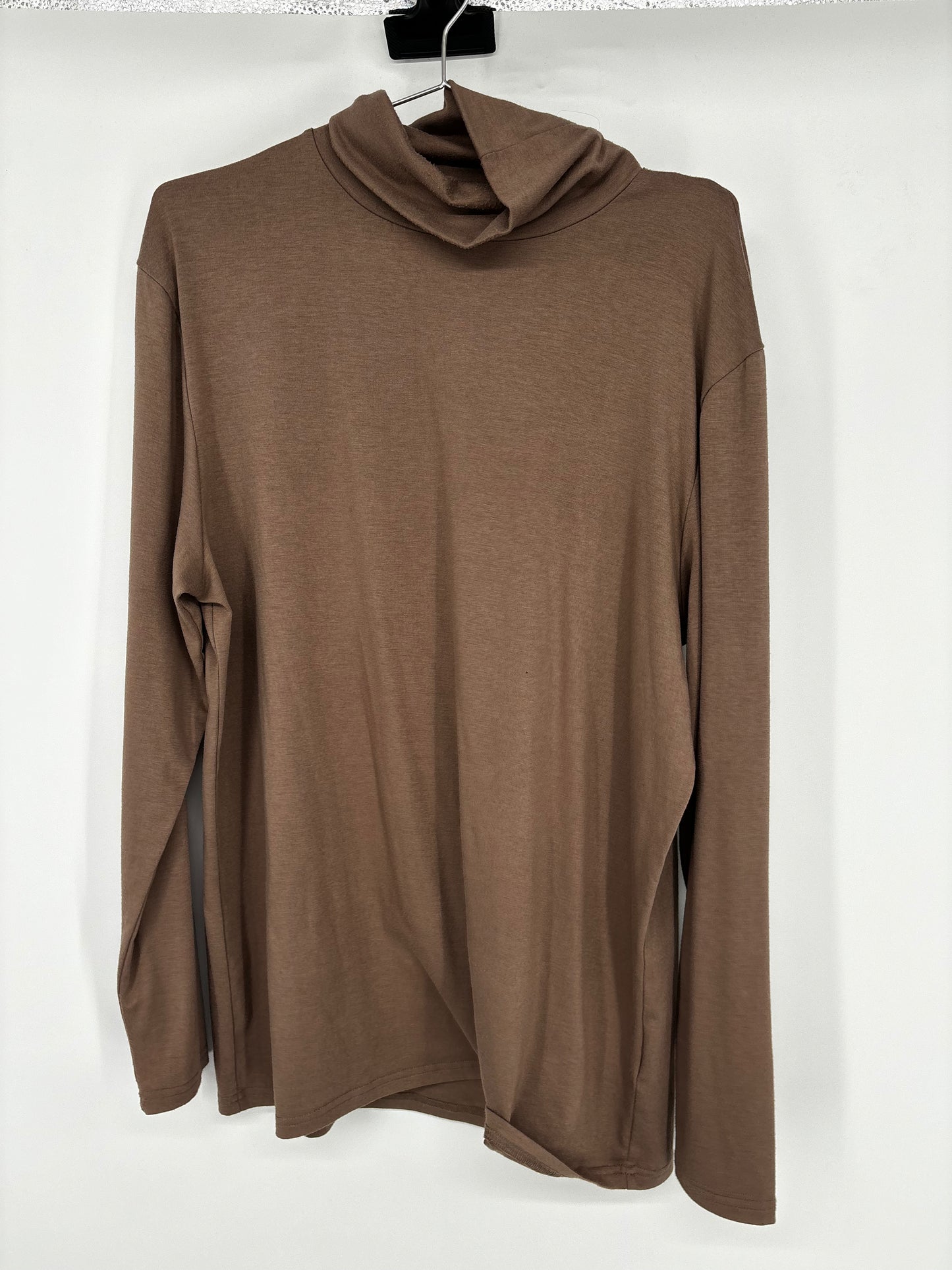 Men’s Brown Long Sleeve Turtleneck Tee – Size L·