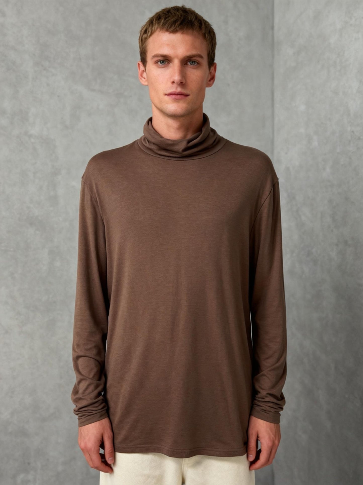 Men’s Brown Long Sleeve Turtleneck Tee – Size L·