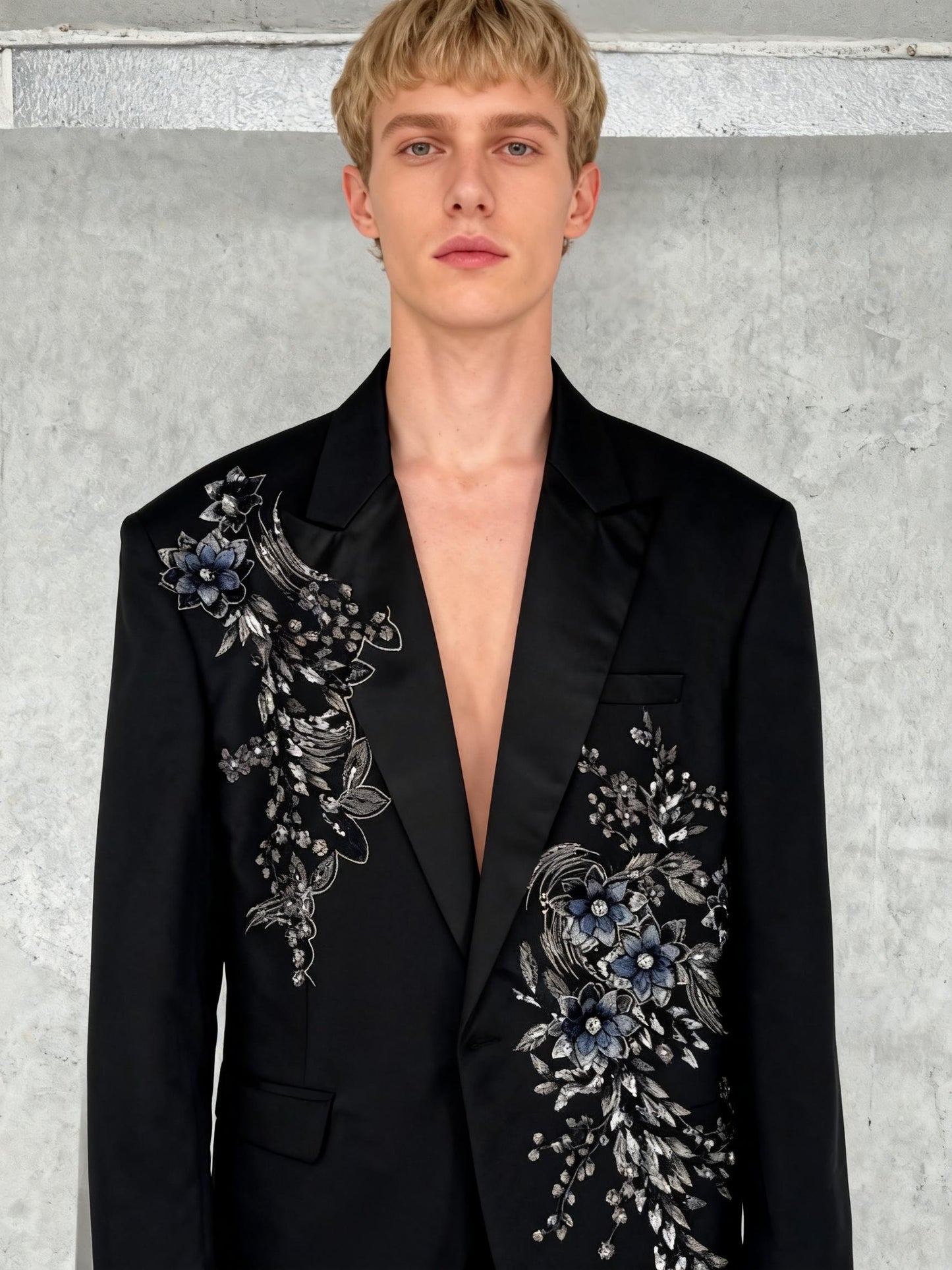 Men’s Black Blazer with Metal Details – Estimated Size L