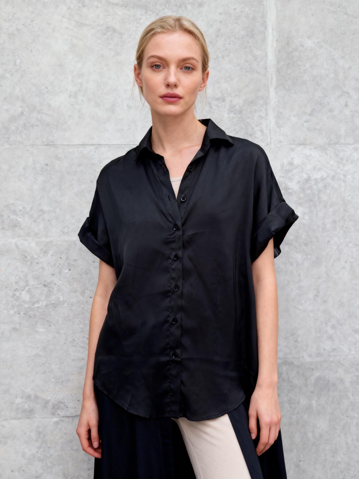 Women’s Black Short Sleeve Button-Up Shirt – Size S
