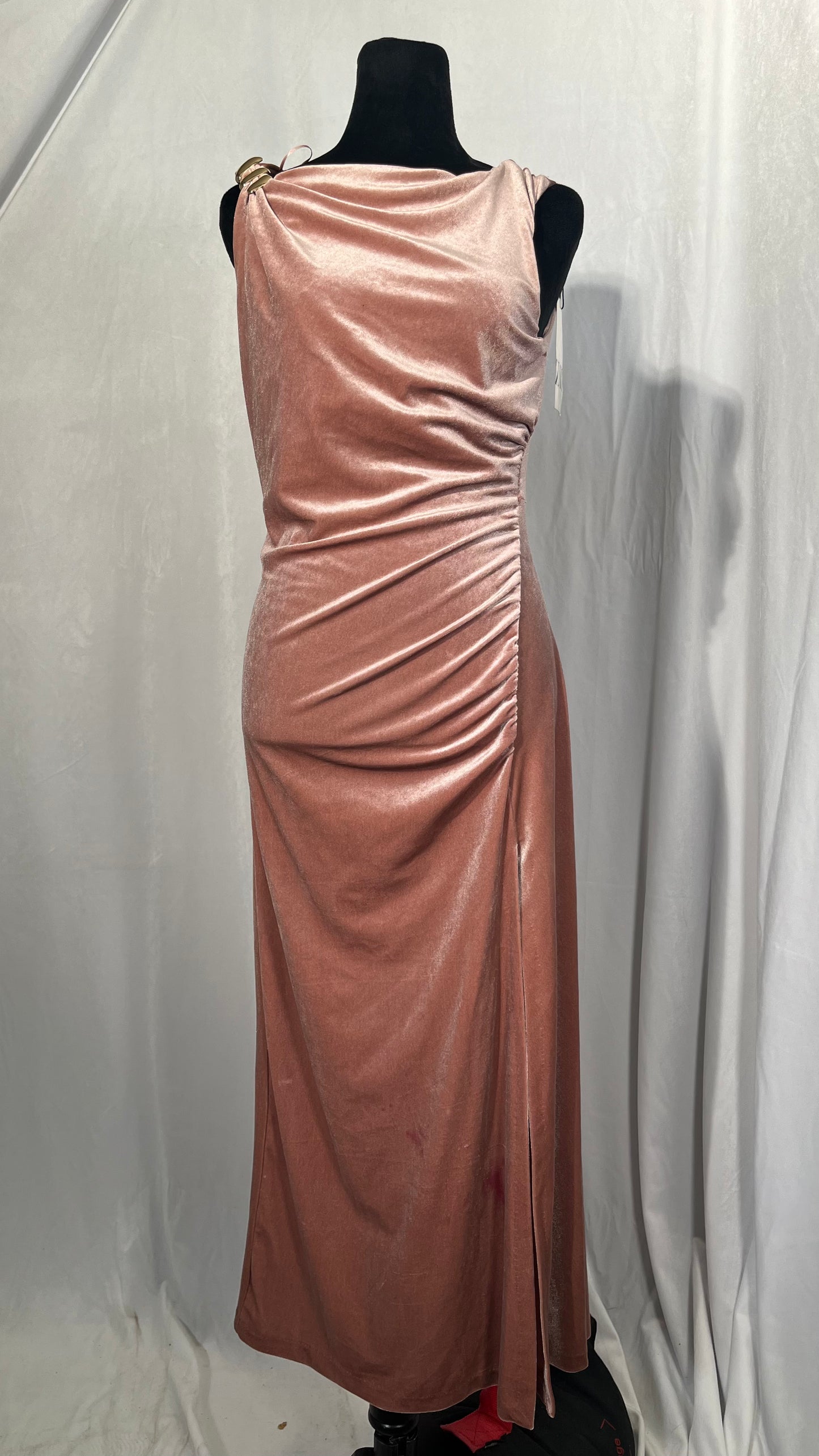 Women's One-Shoulder Silk-Blend Fit & Flare Gown – Elegant Ruched Evening Dress with Long Sleeve & V-Neckline Size M