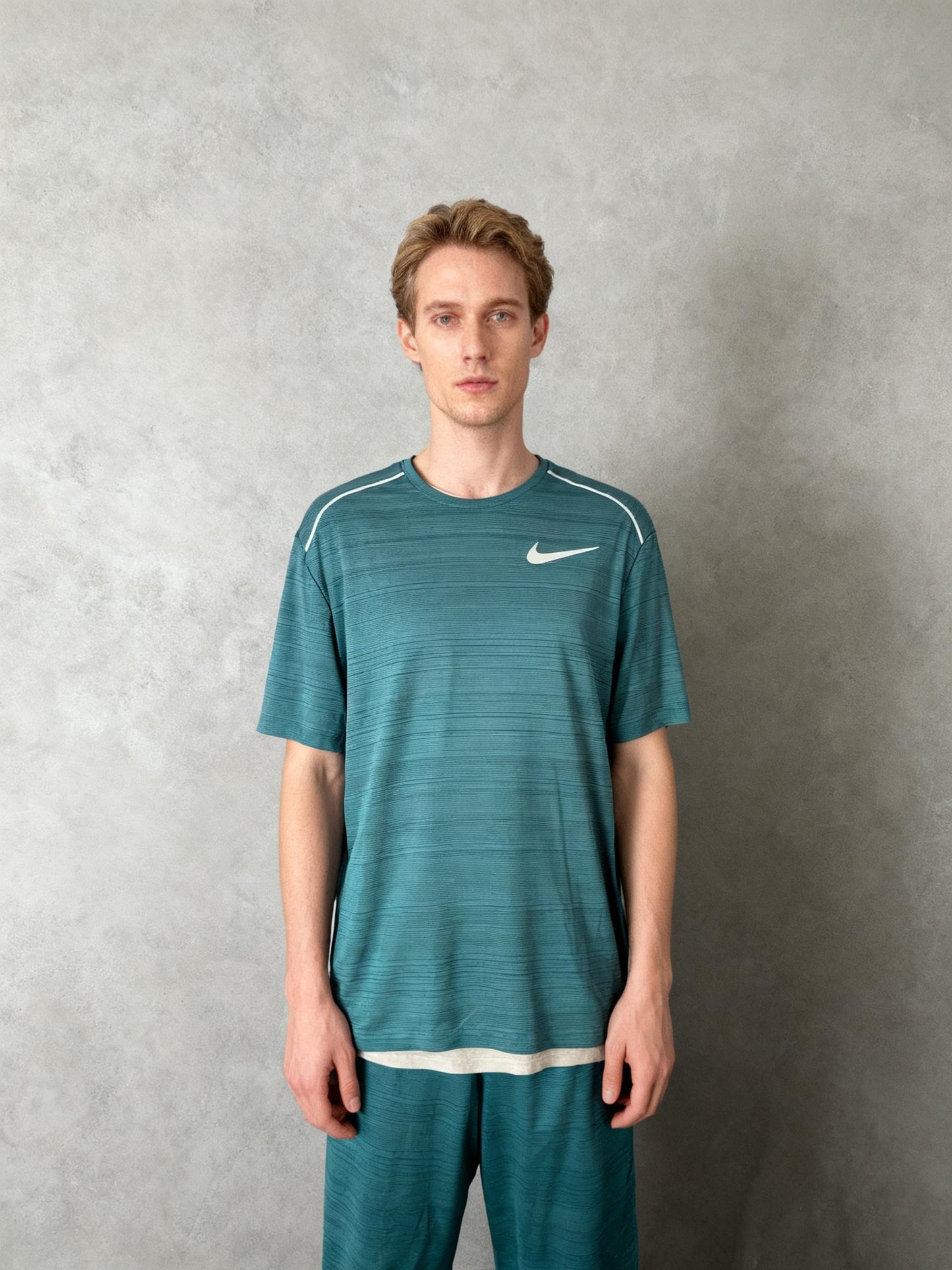 NIKE Teal T-Shirt Size M