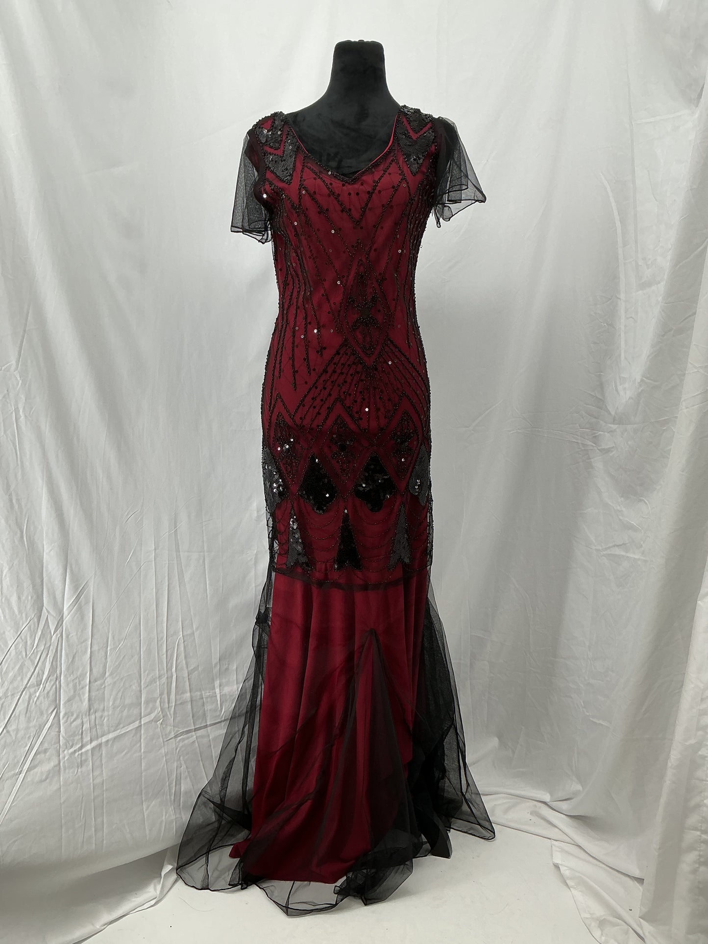 Red Long Dress With Black Lace Details Size S