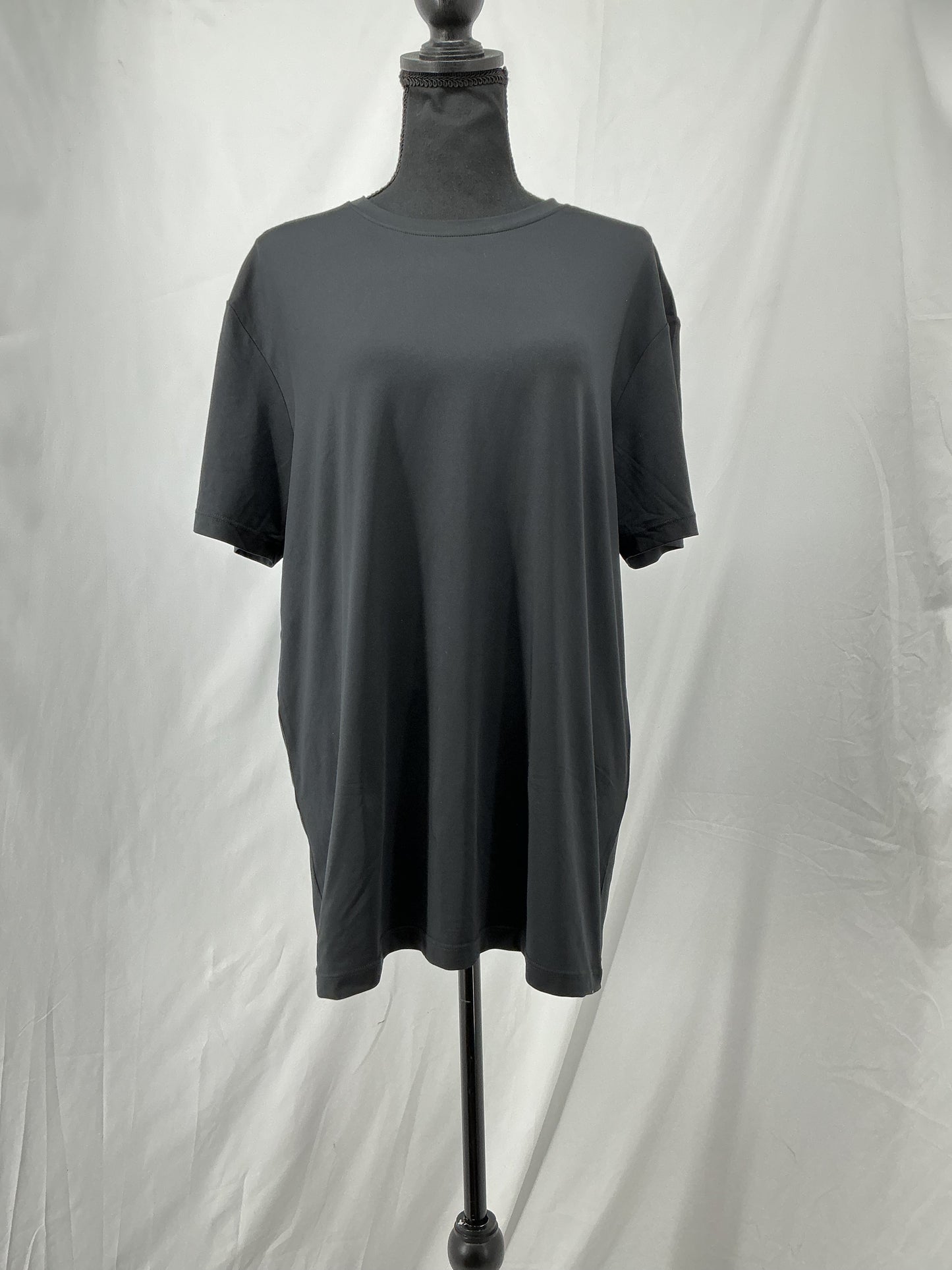 Black T-shirt Size L