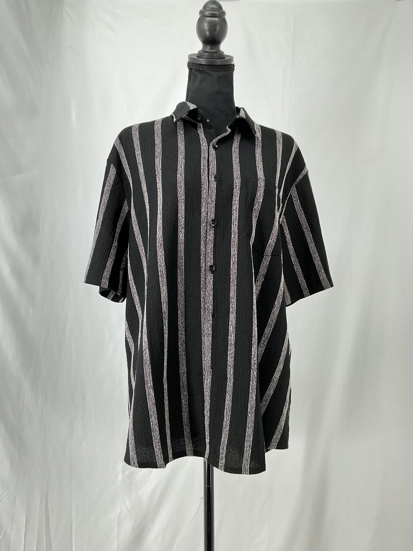 VATPAVE Black And Grey Striped T-Shirt Size L
