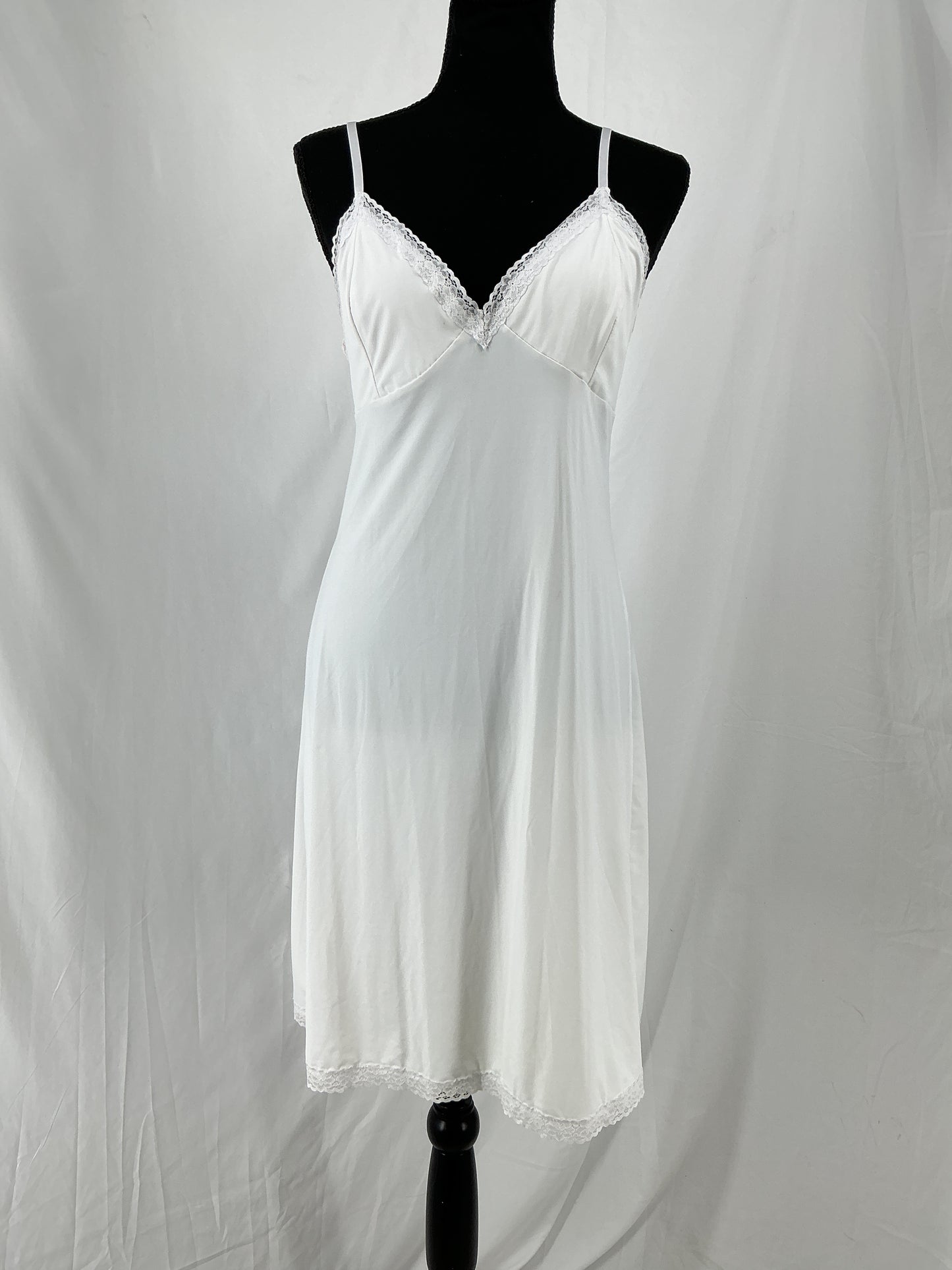 AVIDLOVE White Classic Full Slip Underdress with Delicate Lace Trim Size M