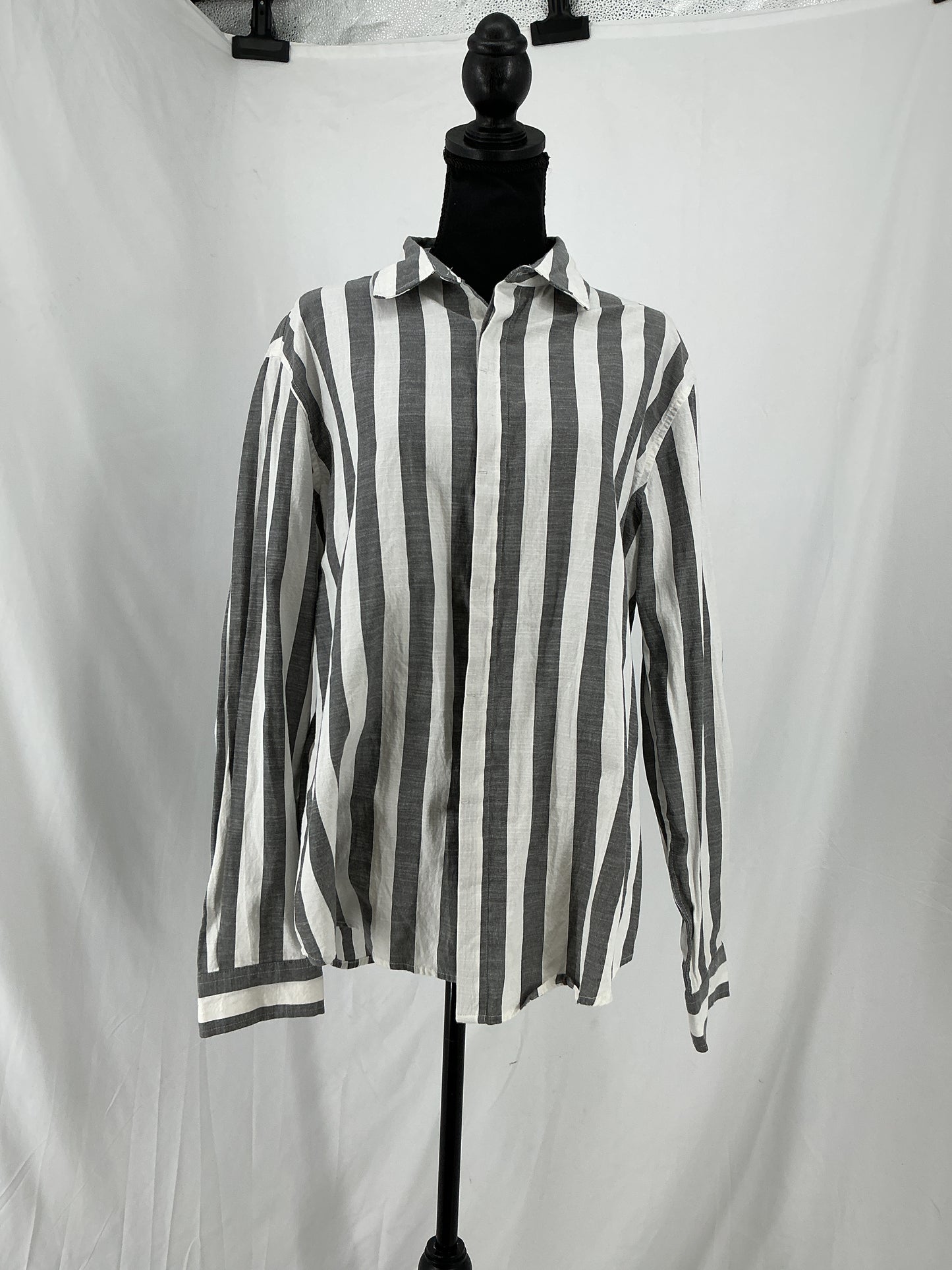 COOFANDY Black and White Vertical Stripe Button-Up Shirt Size M
