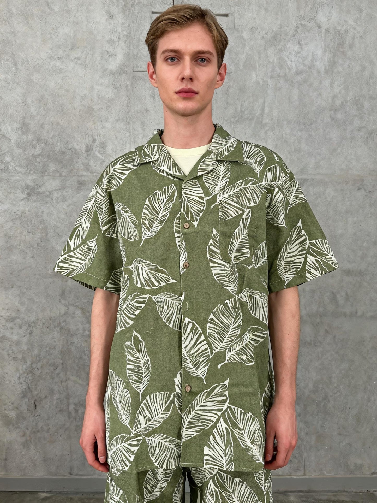 Botanical Print Resort Shirt with Cuban Collar Size L