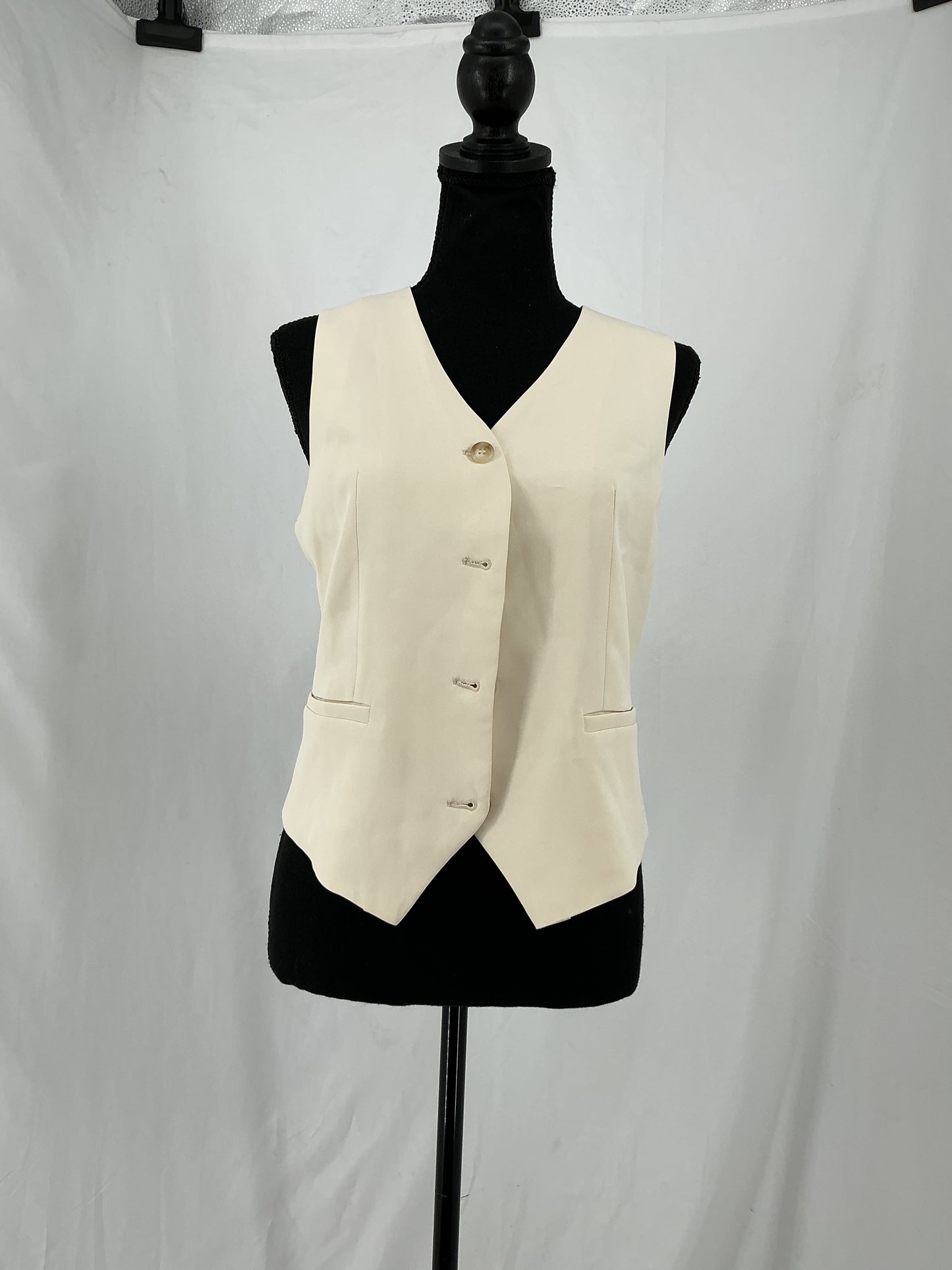 CHALDLLEN Ivory Tailored Single Breasted Vest Size M