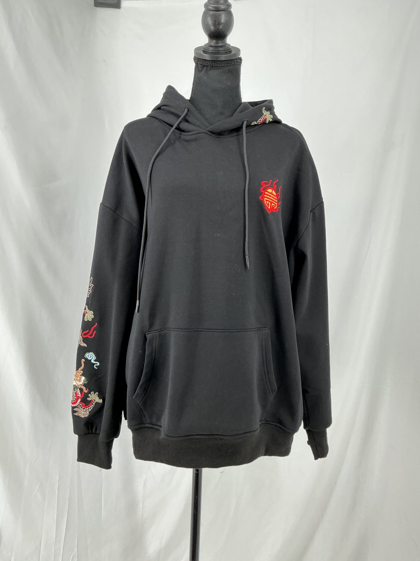 Black Dragon Embroidered Oversized Hoodie Size No