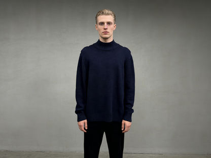 Amazon Essentials Men’s Dark Blue Turtleneck Sweater size L